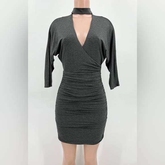 NWT Alice + Olivia Pace Dress in Charcoal Gray Ruched Knit Leather Neck Size 2 - Picture 1 of 16